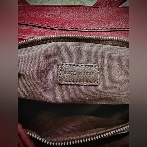 MARC JACOBS MERLOT COLORED BAG! The original MARC JACOBS. Retail over $600 - Picture 2 of 15